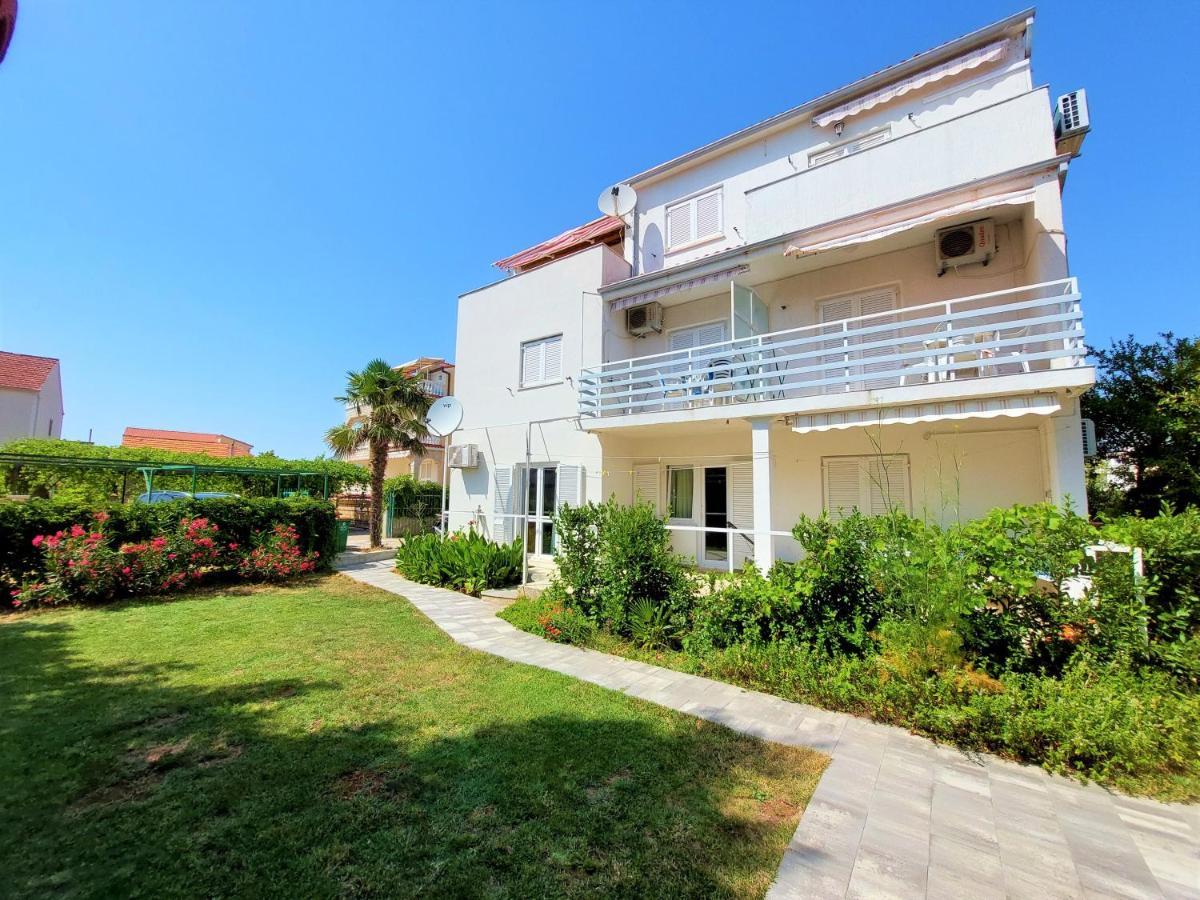 Apartments Neva & Neva Beach House Srima Exterior foto