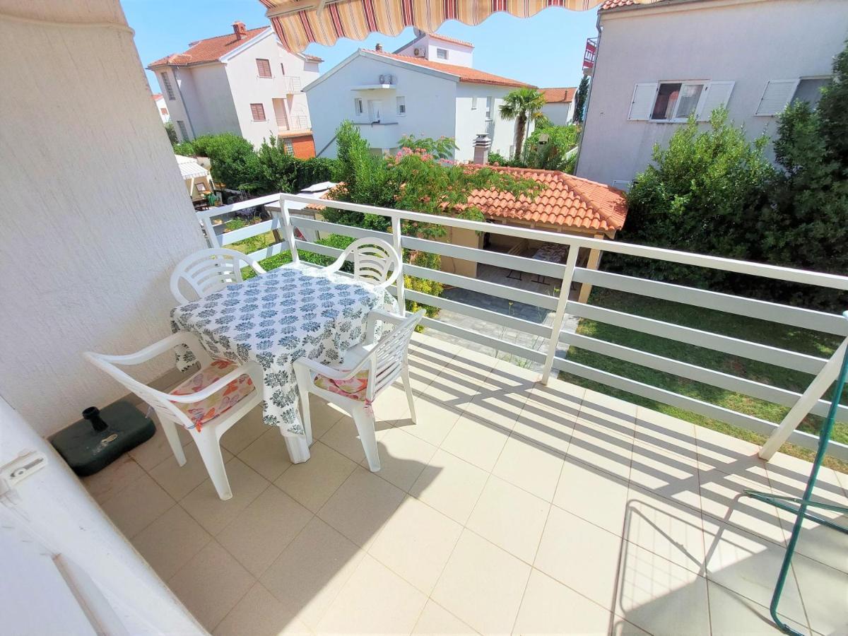 Apartments Neva & Neva Beach House Srima Exterior foto